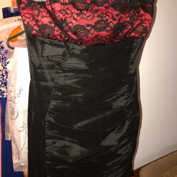 FORMAL DRESS - Picture 2 of 3